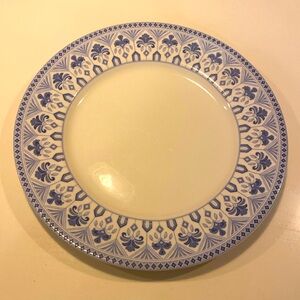 Nottingham
by NEIMAN MARCUS dinner plate discontinued piece!